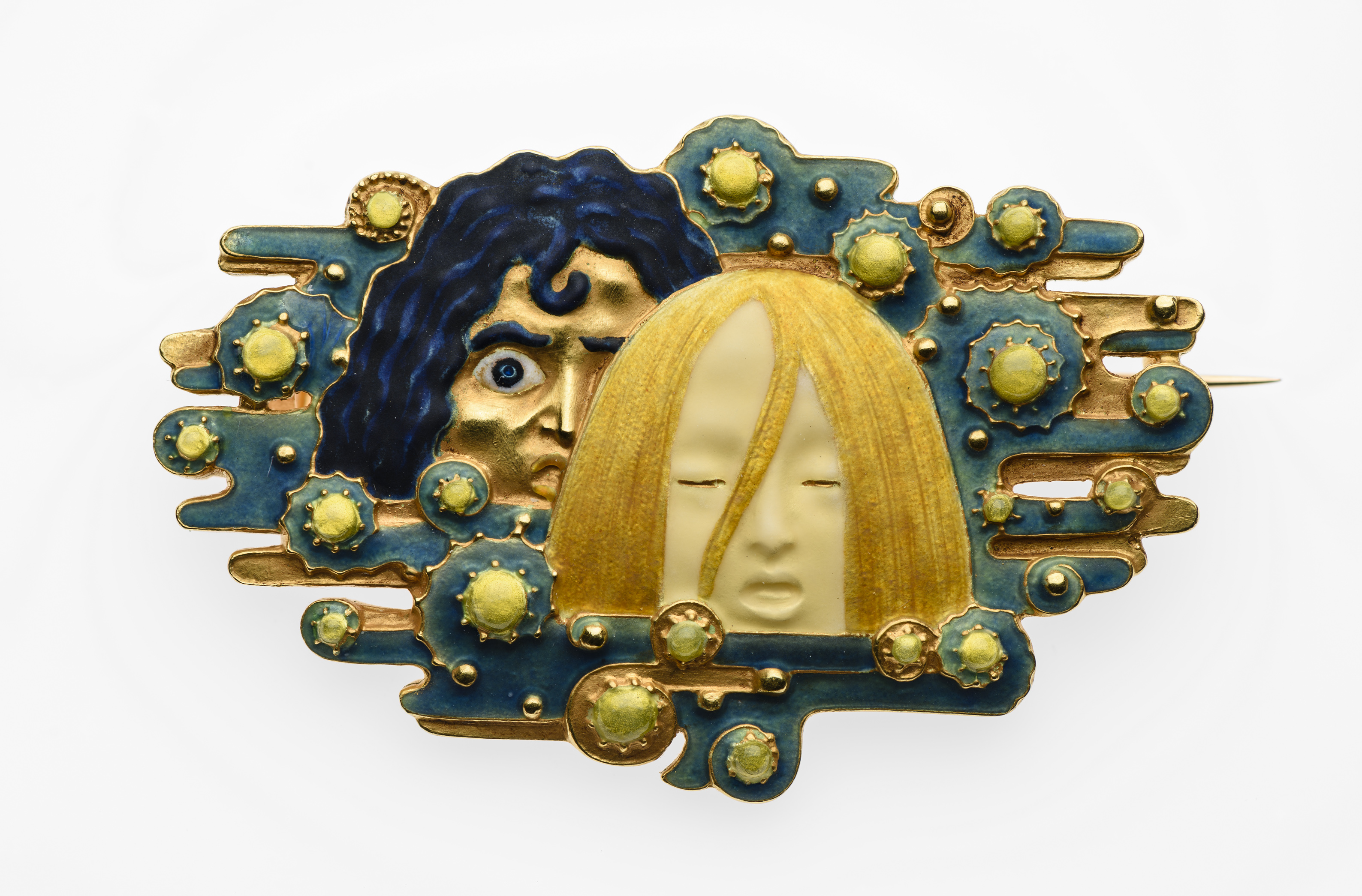 Henri Vever’s haunting gold and enamel brooch Apparitions, originally made for the 1900 Exposition Universelle in Paris, will appear in Beyond Brilliance: Jewelry Highlights from the Collection at the Museum of Fine Arts, Boston. 1.5 x 2.5 in. Photo © Museum of Fine Arts, Boston.