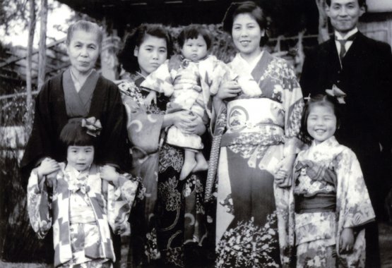 Yoshiko Iwamoto Wada 1949 family portrait