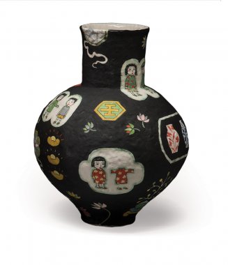 Beth Lo, Black Vase