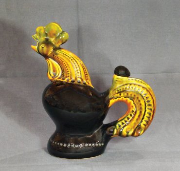 ceramic rooster-shaped jug