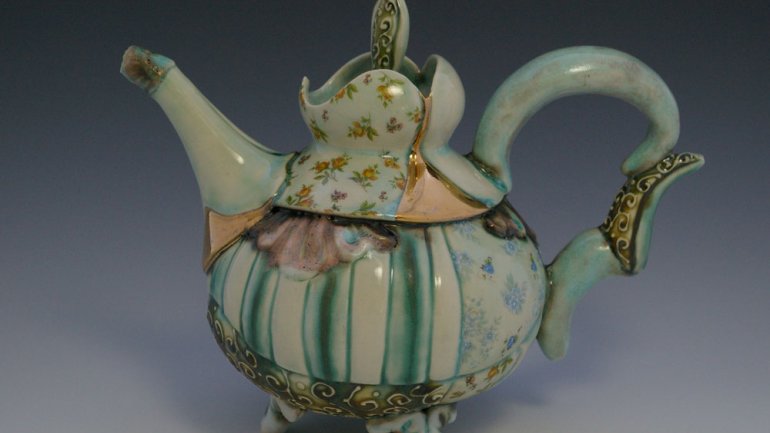 Liz Smith Teapot