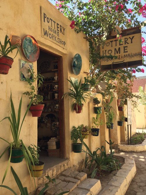 Tunis pottery workshop