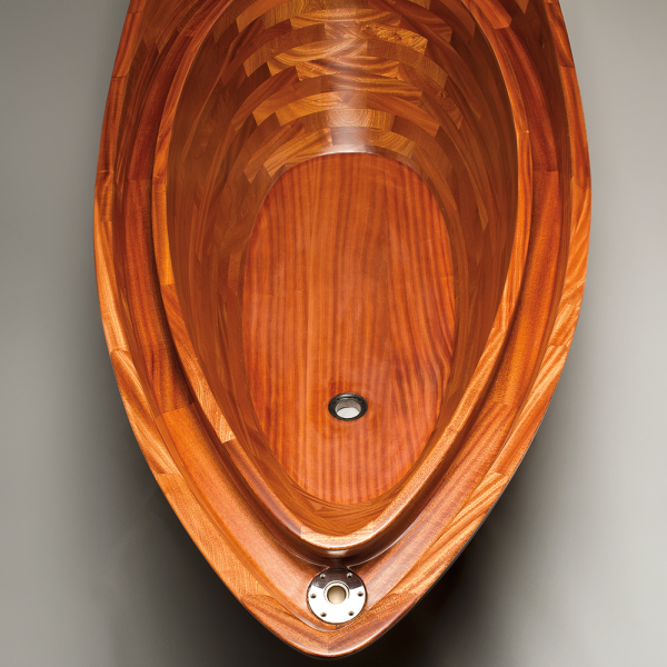 An inside detail of the bathtub, which resembles a small boat. Photo by Myron Gauger.