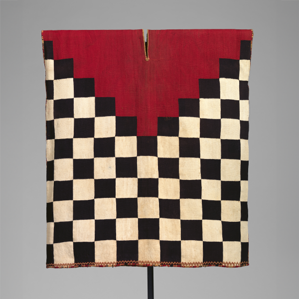 This camelid fiber tunic by a 16th-century Inca artist influenced the likes of Olga de Amaral, Sheila Hicks, and Anni Albers, whose work it appears with at the Metropolitan Museum of Art. 34.25 x 30 in. Photo courtesy of The Metropolitan Museum of Art.